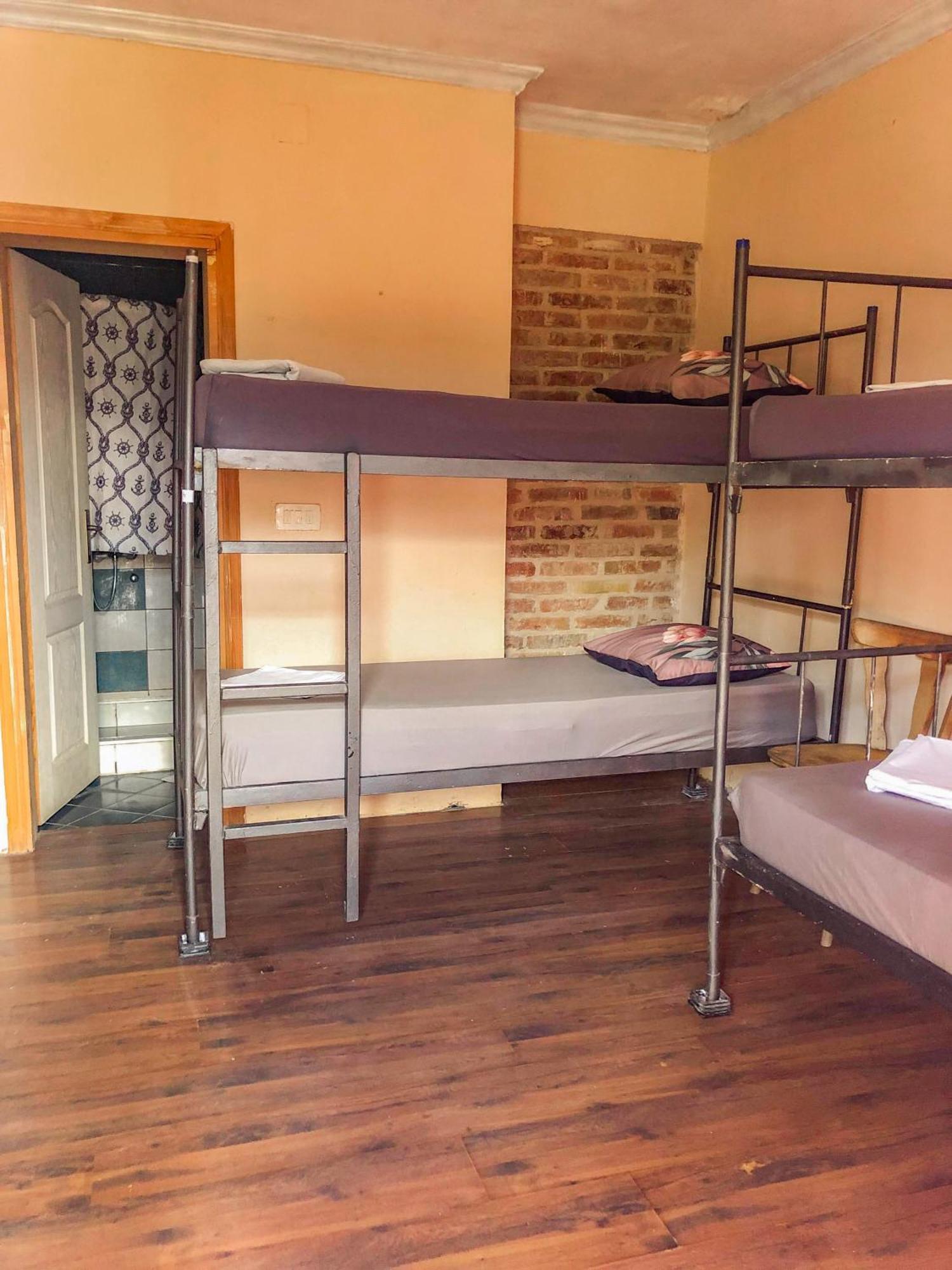 Hostel Anton Tivat Luaran gambar