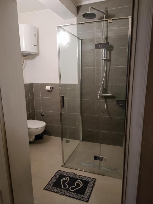 Hostel Anton Tivat Luaran gambar