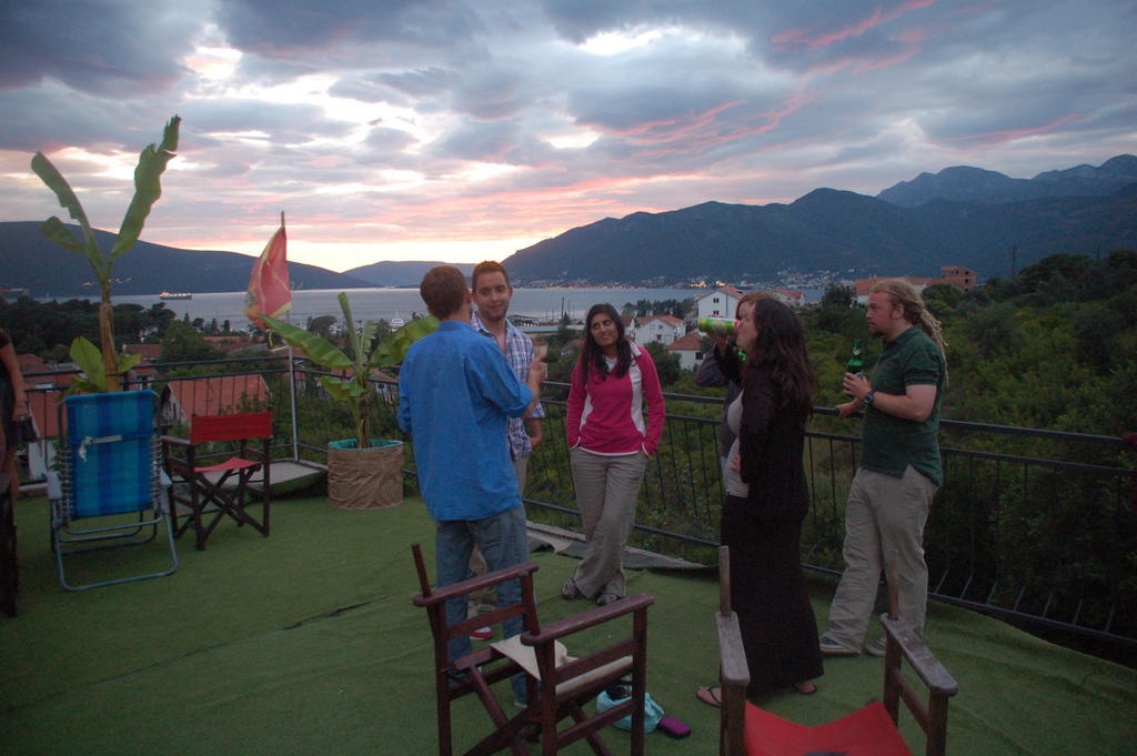 Hostel Anton Tivat Luaran gambar