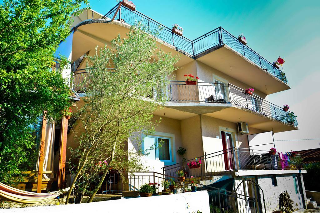 Hostel Anton Tivat Luaran gambar